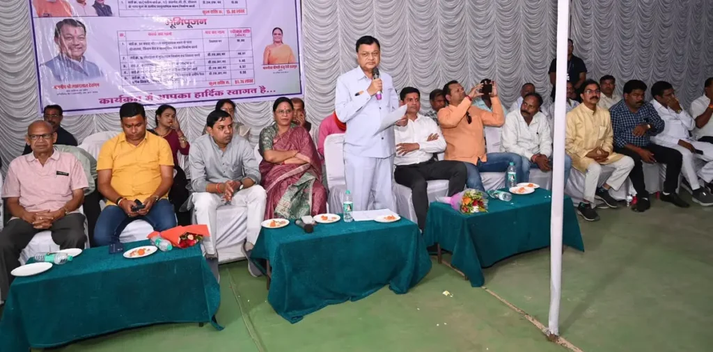 बरेठ समाज को मंत्री लखनलाल देवांगन ने दी 15 लाख के सामुदायिक भवन की सौगात, 96.76 लाख के कार्यों का किया लोकार्पण व भूमिपूजन मंत्री लखनलाल देवांगन